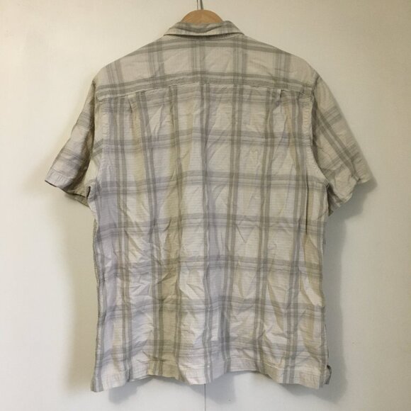 Van Heusen Plaid Rayon Blend Single Pocket Seersucker Button Down Shirt - Picture 2 of 13